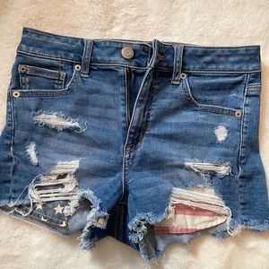 SOLD: Women’s American Eagle shorts size 6